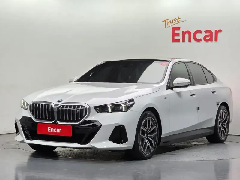 2025 BMW i5 с пробегом 22 724 км