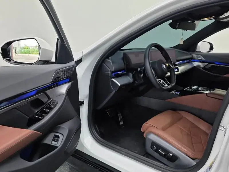 2025 BMW i5 с пробегом 22 724 км