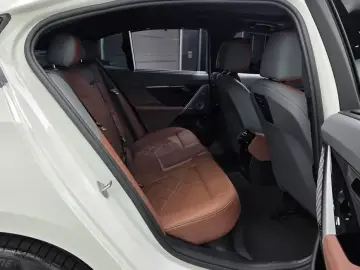 2025 BMW i5 с пробегом 22 724 км