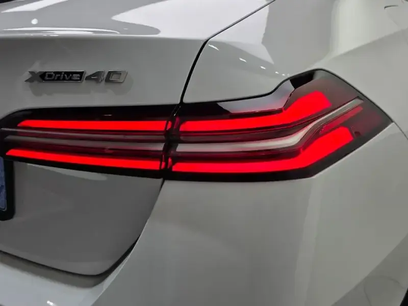 2025 BMW i5 с пробегом 22 724 км