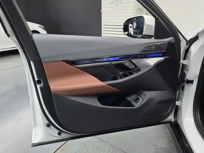 2025 BMW i5 с пробегом 22 724 км
