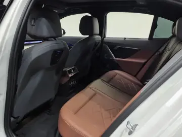2025 BMW i5 с пробегом 22 724 км