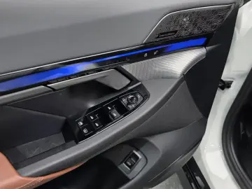 2025 BMW i5 с пробегом 22 724 км
