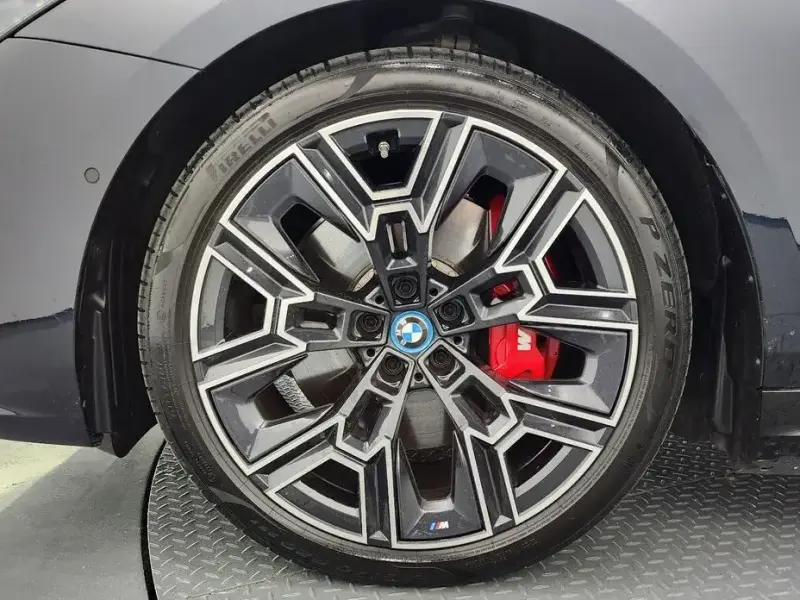 2023 BMW i5 с пробегом 46 239 км