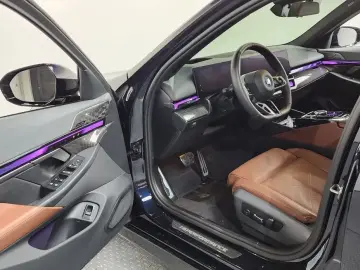 2023 BMW i5 с пробегом 46 239 км