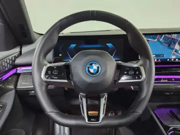 2023 BMW i5 с пробегом 46 239 км