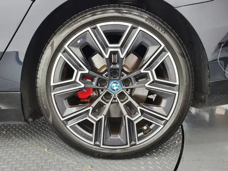 2023 BMW i5 с пробегом 46 239 км