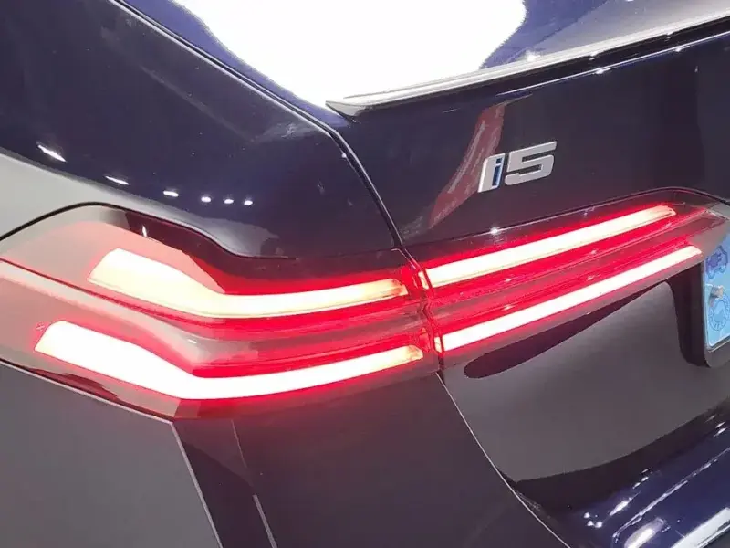 2023 BMW i5 с пробегом 46 239 км