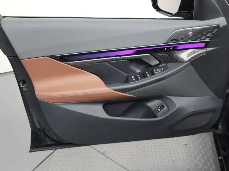 2023 BMW i5 с пробегом 46 239 км