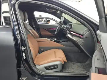 2024 BMW i5 с пробегом 9 601 км