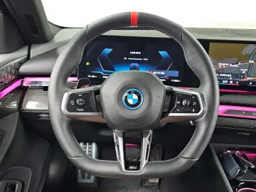 2024 BMW i5 с пробегом 9 601 км