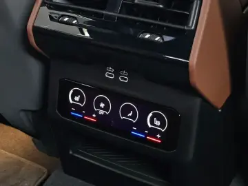 2024 BMW i5 с пробегом 9 601 км