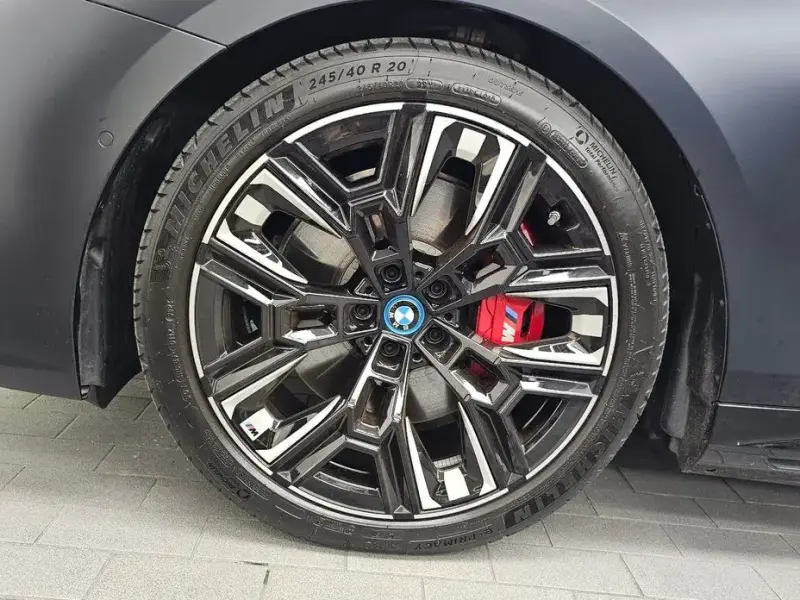 2024 BMW i5 с пробегом 9 601 км