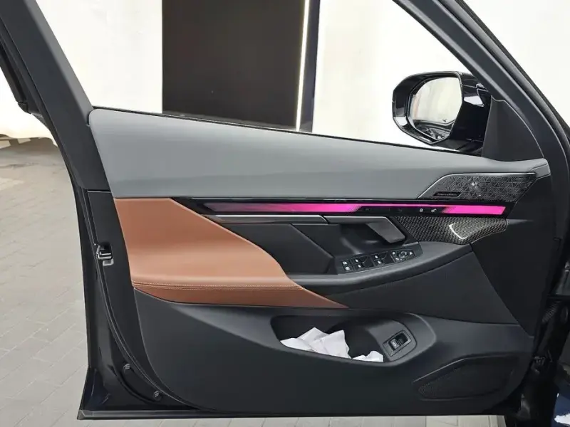 2024 BMW i5 с пробегом 9 601 км