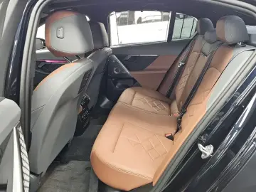 2024 BMW i5 с пробегом 9 601 км