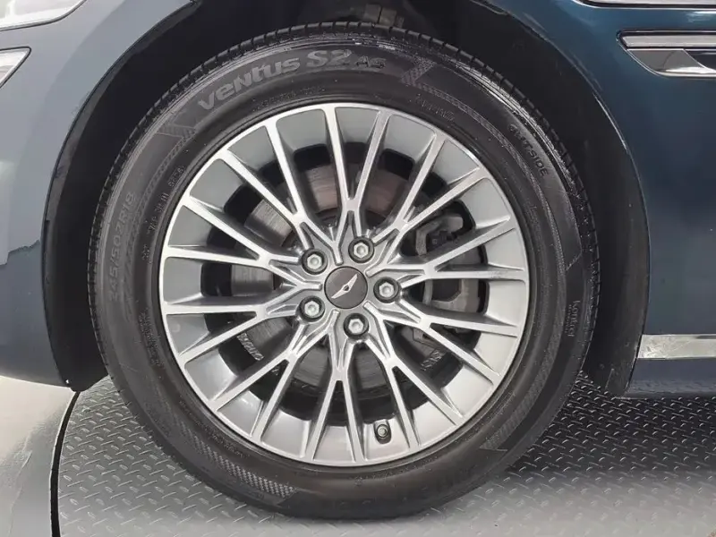 2023 Genesis G80 с пробегом 66 749 км