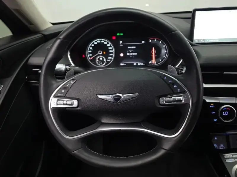2023 Genesis G80 с пробегом 66 749 км
