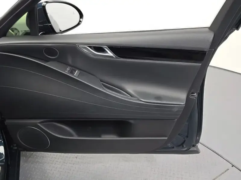 2023 Genesis G80 с пробегом 66 749 км