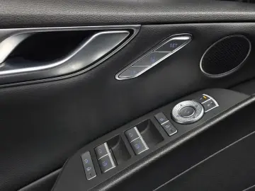 2023 Genesis G80 с пробегом 66 749 км