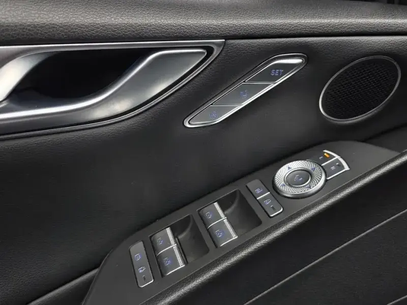 2023 Genesis G80 с пробегом 66 749 км