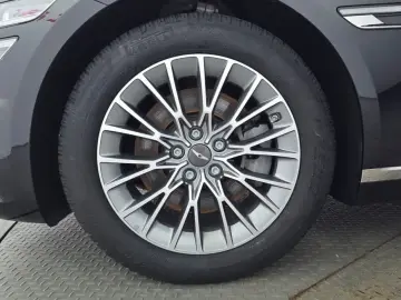 2023 Genesis G80 с пробегом 42 131 км