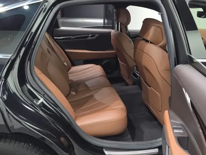 2023 Genesis G80 с пробегом 42 131 км