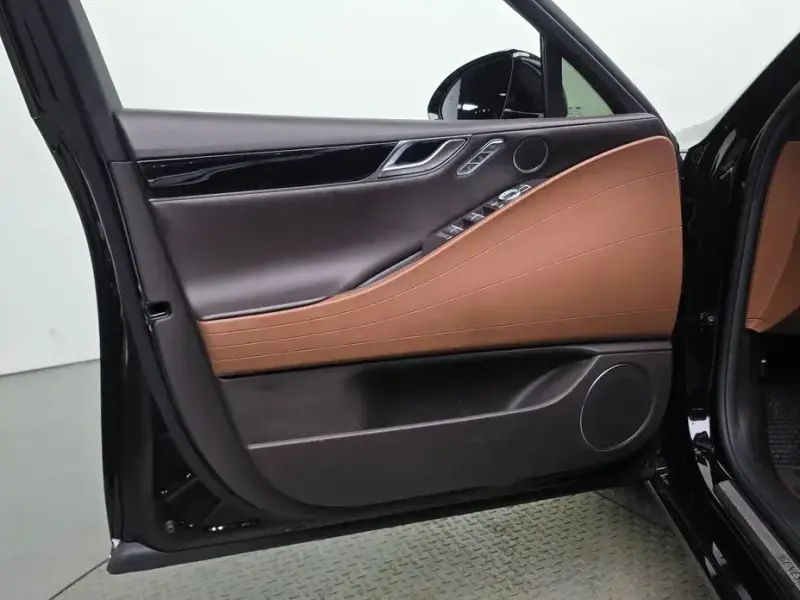 2023 Genesis G80 с пробегом 42 131 км