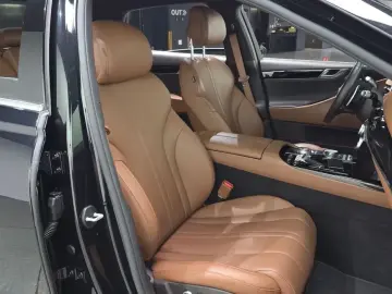 2023 Genesis G80 с пробегом 42 131 км