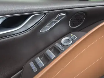 2023 Genesis G80 с пробегом 42 131 км