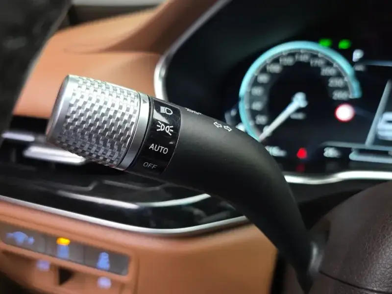 2023 Genesis G80 с пробегом 42 131 км
