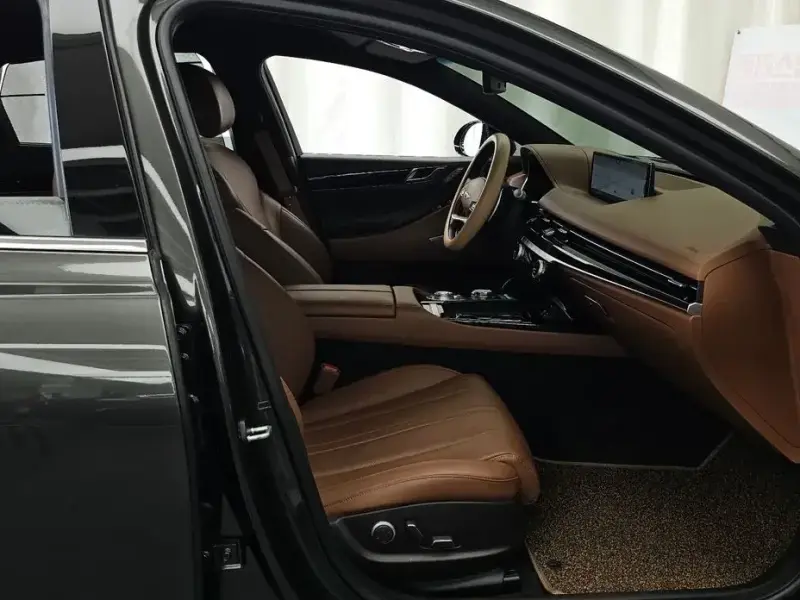 2023 Genesis G80 с пробегом 51 994 км