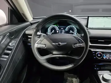 2023 Genesis G80 с пробегом 90 459 км
