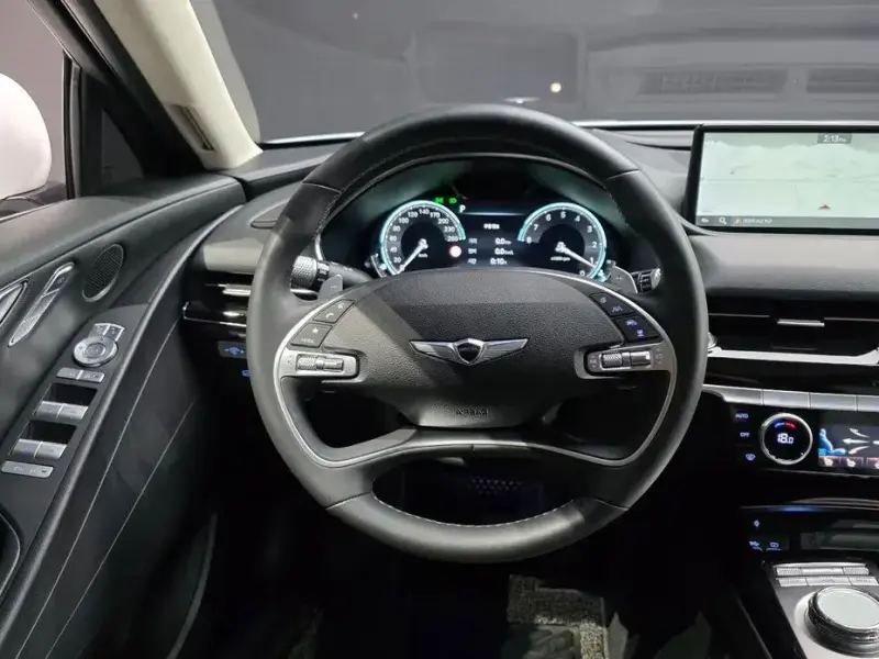 2023 Genesis G80 с пробегом 90 459 км