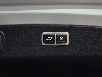 2023 Genesis G80 с пробегом 90 459 км