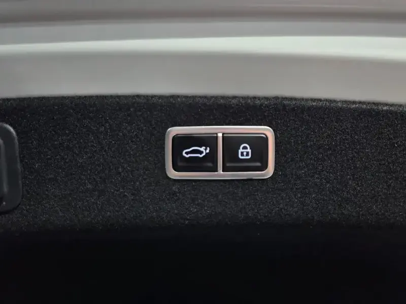 2023 Genesis G80 с пробегом 90 459 км
