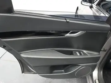 2023 Genesis G80 с пробегом 57 124 км