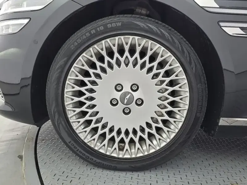 2023 Genesis G80 с пробегом 57 836 км