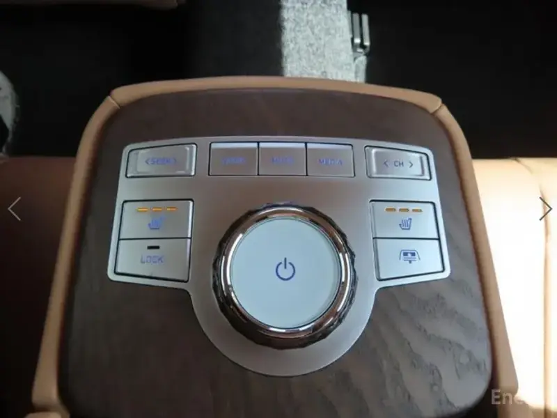 2023 Genesis G80 с пробегом 8 857 км