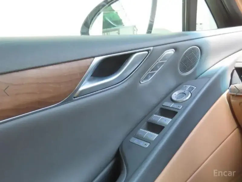 2023 Genesis G80 с пробегом 8 857 км