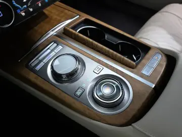 2023 Genesis G80 с пробегом 61 459 км