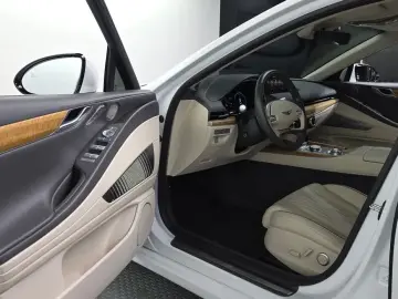 2023 Genesis G80 с пробегом 61 459 км