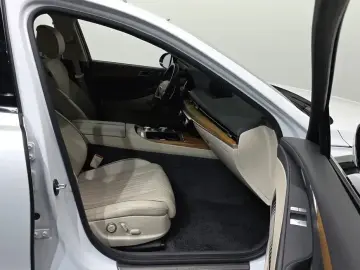 2023 Genesis G80 с пробегом 61 459 км