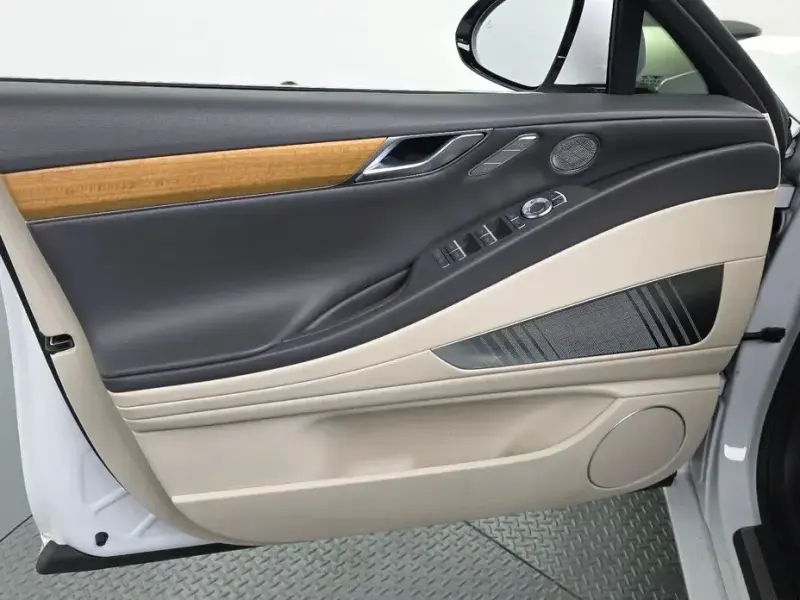 2023 Genesis G80 с пробегом 61 459 км
