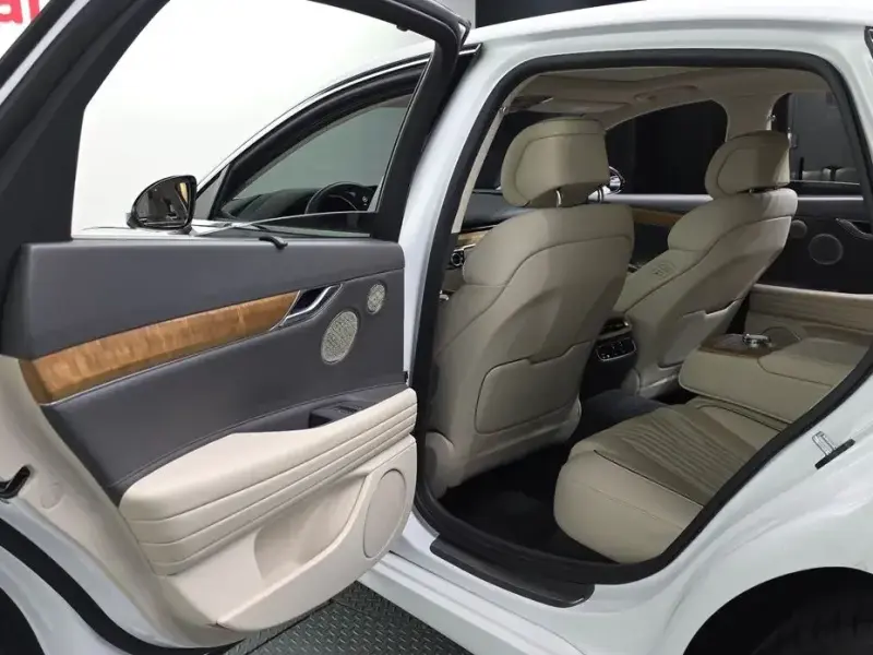 2023 Genesis G80 с пробегом 61 459 км