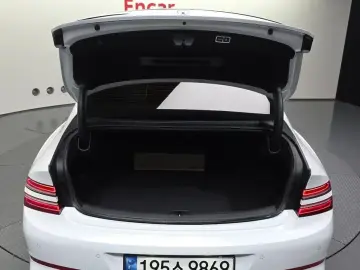 2023 Genesis G80 с пробегом 61 459 км