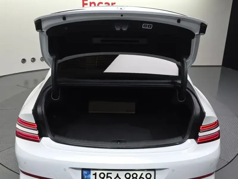 2023 Genesis G80 с пробегом 61 459 км