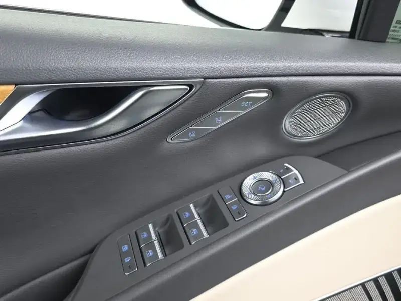 2023 Genesis G80 с пробегом 61 459 км