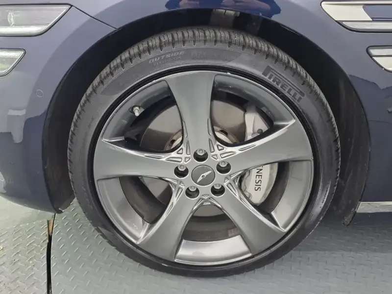 2023 Genesis G80 с пробегом 21 510 км