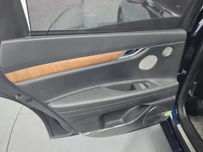 2023 Genesis G80 с пробегом 21 510 км