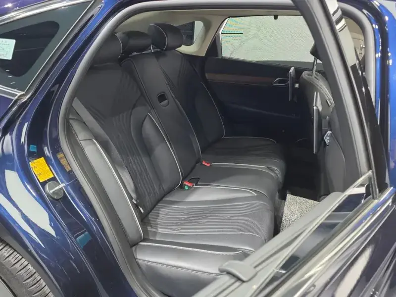 2023 Genesis G80 с пробегом 21 510 км